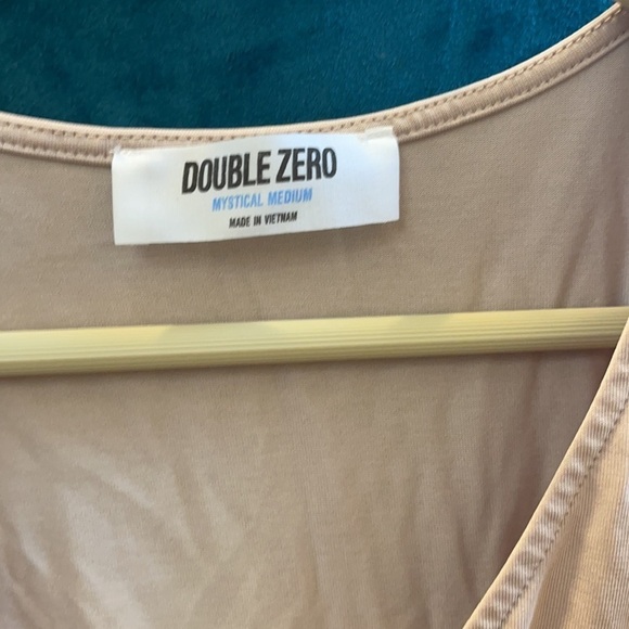 Nude blouse - Picture 2 of 4